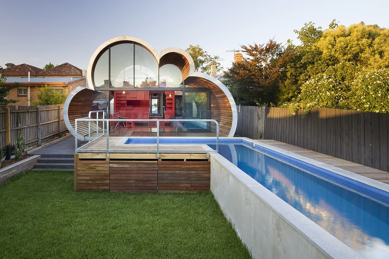 An unassuming Edwardian house in an equally unassuming Melbourne suburb has undergone a remarkable cloud-shaped extension