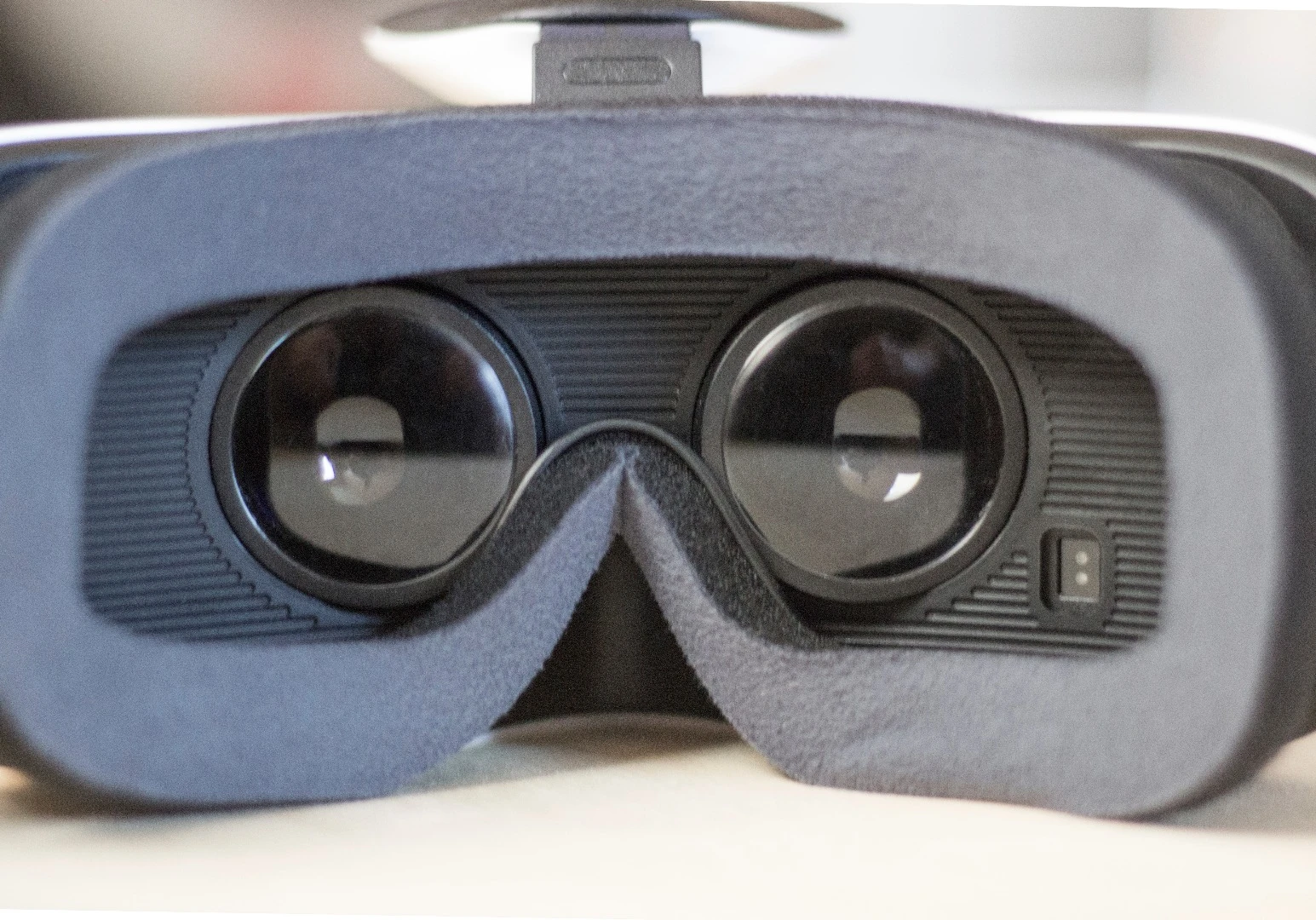 The new Gear VR's lenses have the same field of view as the first Gear VR, but the phone's smaller screen means a slightly smaller total FOV (Photo: Will Shanklin/Gizmag.com)
