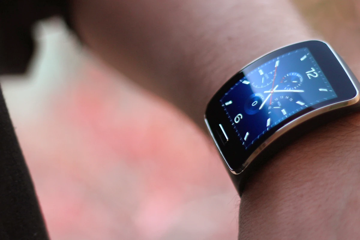 Gizmag reviews Samsung's (almost) standalone smartwatch, the Gear S (Photo: Will Shanklin/Gizmag.com)
