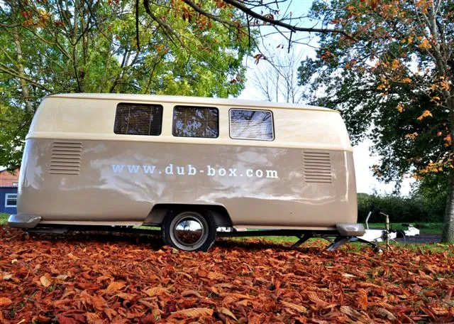 Rectangular body, square windows