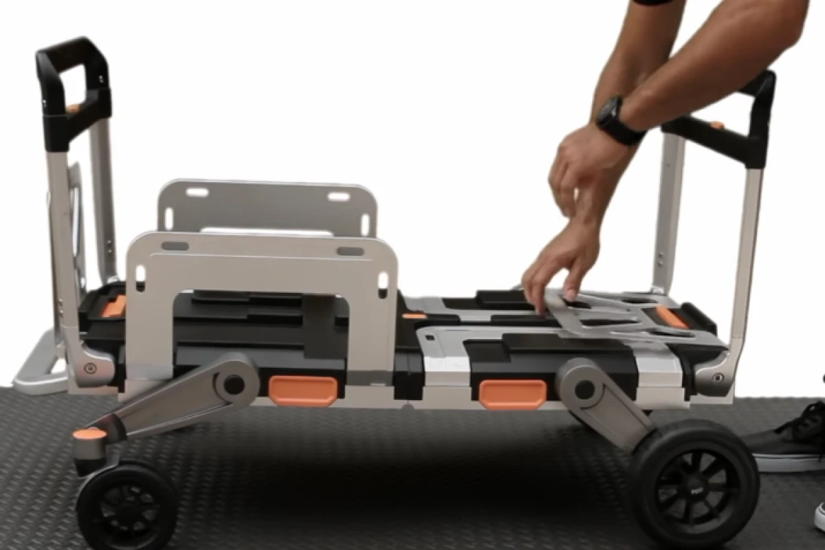 The Erovr transforms to provide multiple ways of wheeling gear around