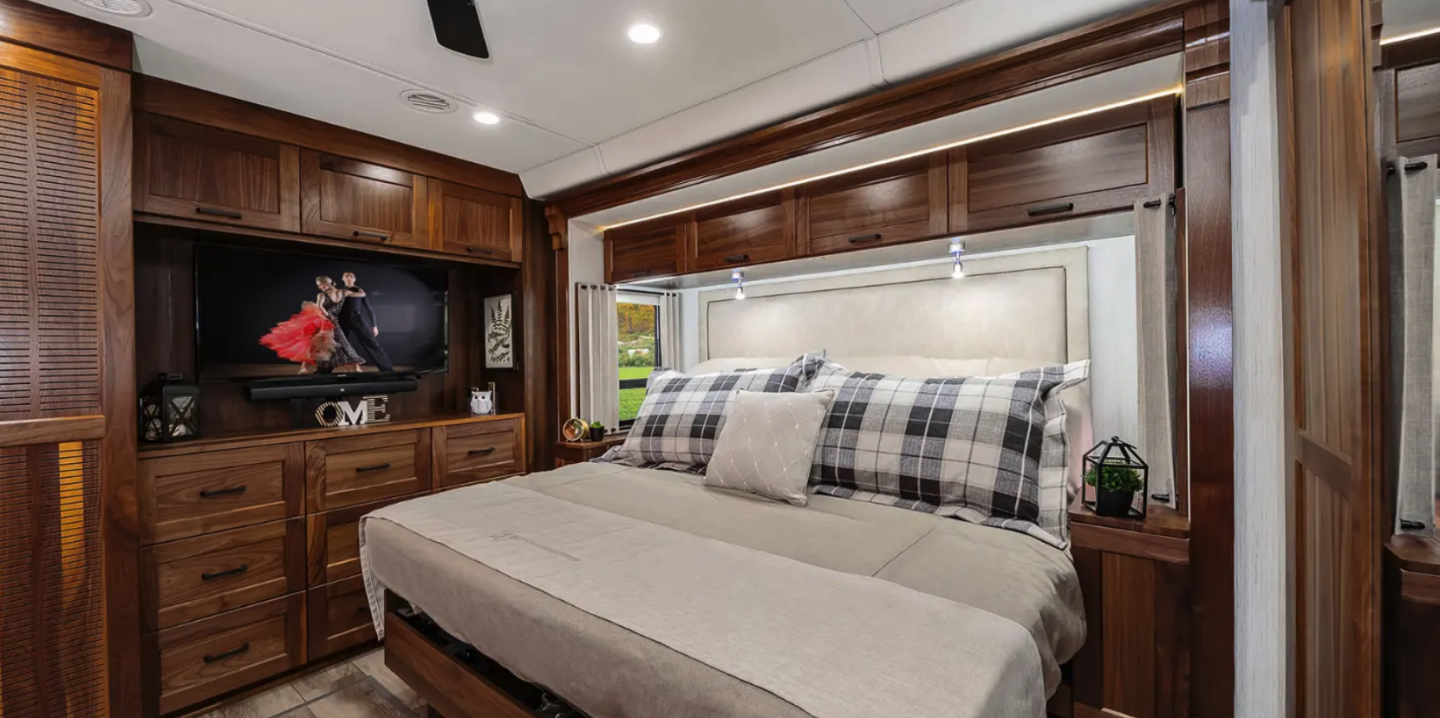 Winnebago Journey rear king bedroom