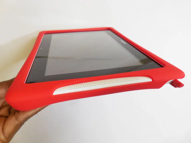 The DreamTab has front facing speakers (Photo: Lakshmi Sandhana/Gizmag)