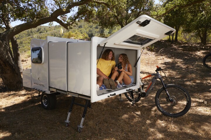The Hitch Hotel Traveler expanded and ready to serve as a cozy day shelter and overnight camper