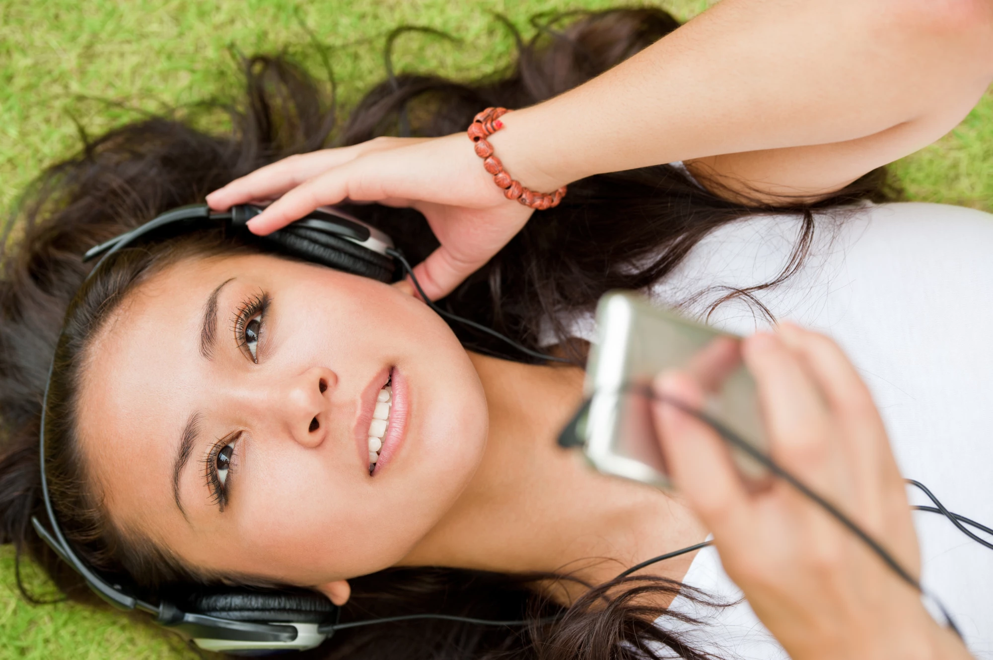 Listening to our favorite bittersweet music can reduce our perception of pain, researchers have found