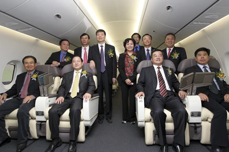 COMAC team in the prototype C919 cabin