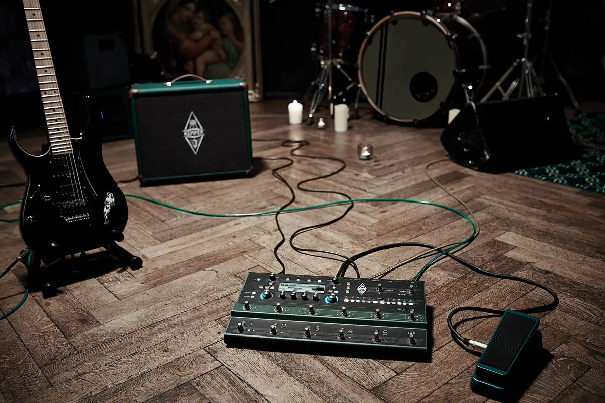The Kemper Profiler Stage combines the power of the Profiler head with the control ease of the Remote interface