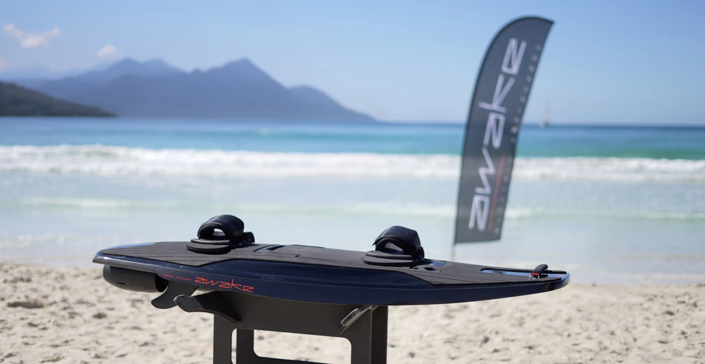 Awake RÄVIK Ultimate electric surfboard offers thrilling speed