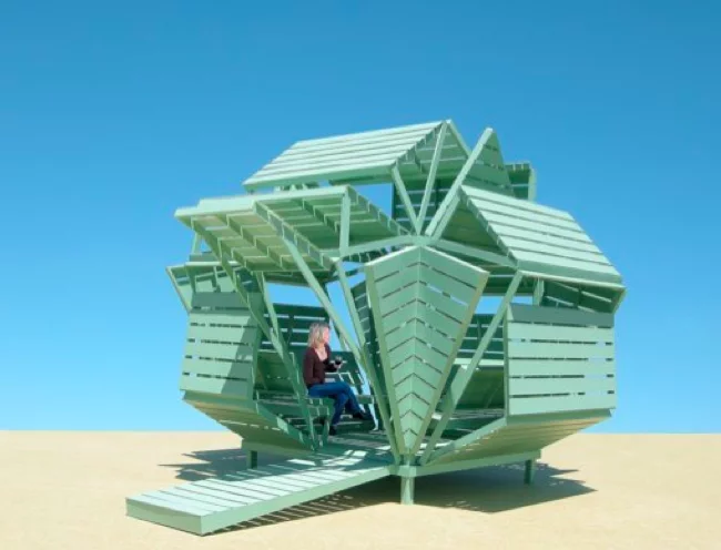 Images of the M-Velope models often have people Photoshopped in, to give a sense of scale