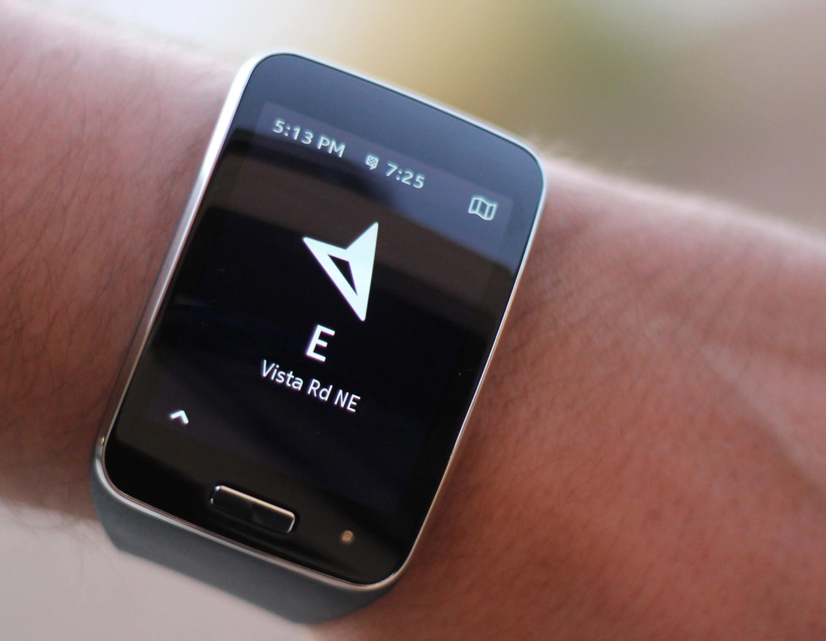 The Gear has built-in GPS and can tell you where to go even when your phone isn't around (Photo: Will Shanklin/Gizmag.com)
