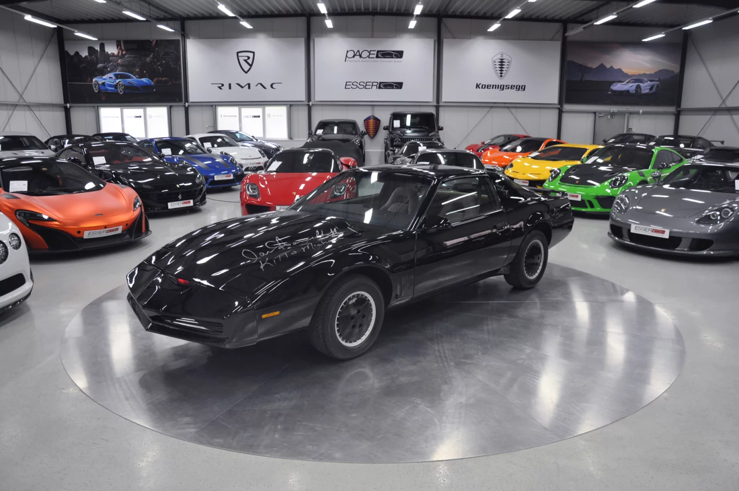 $192,000 | David Hasselhoff-signed KITT 1982 Pontiac Firebird Trans Am | Julien’s Auctions | 18 July 2020