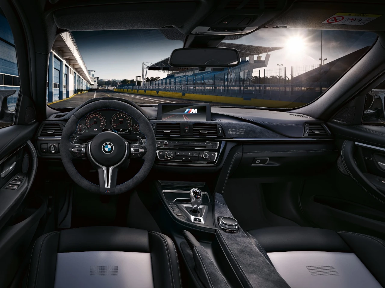 The top-shelf ambience is complemented with high-quality ancillaries: the climate control is automatic, the sound system is by Harman Kardon and the navigation system is BMW Navigation Professional