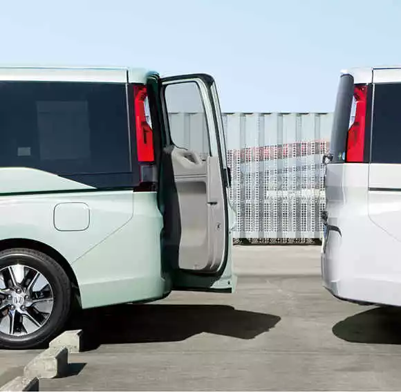 The 5th generation Step WGN has a newly-developed 1.5-liter direct injection VTEC TURBO engine
