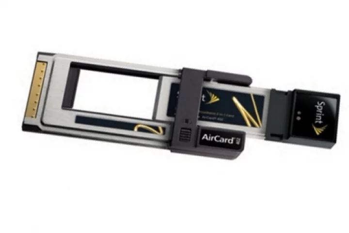 2-in1 ExpressCard and PC Card connection