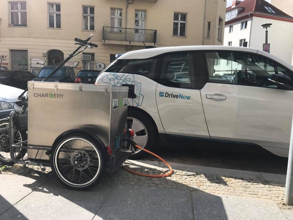The motor-assisted trailer measures 1 meter in length and 0.65 meters wide (3.3 x 2.1 ft) and weighing about 150 kg (330 lb)