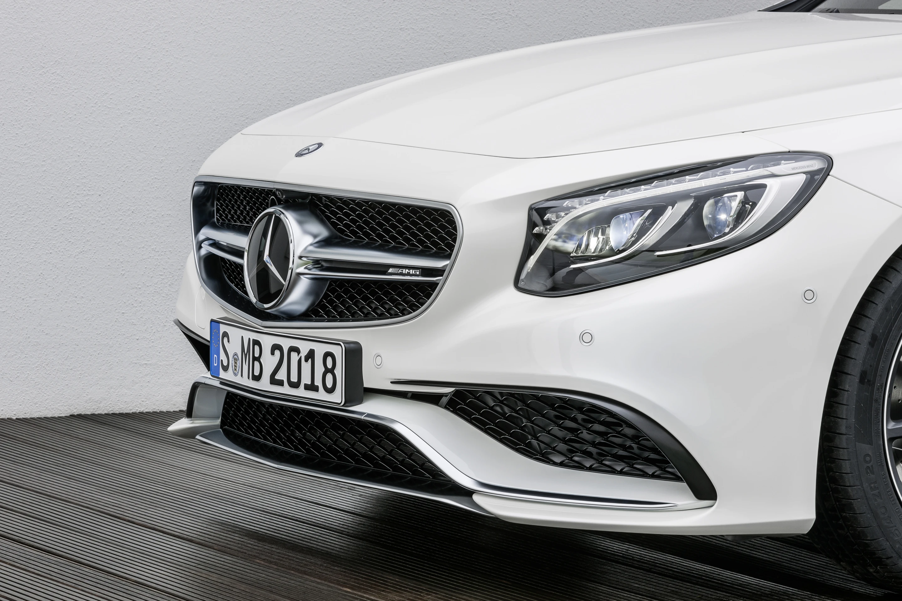 Managing power to the wheels is handled through an AMG 7-speed gearbox where drivers can choose from efficient, sport or manual modes