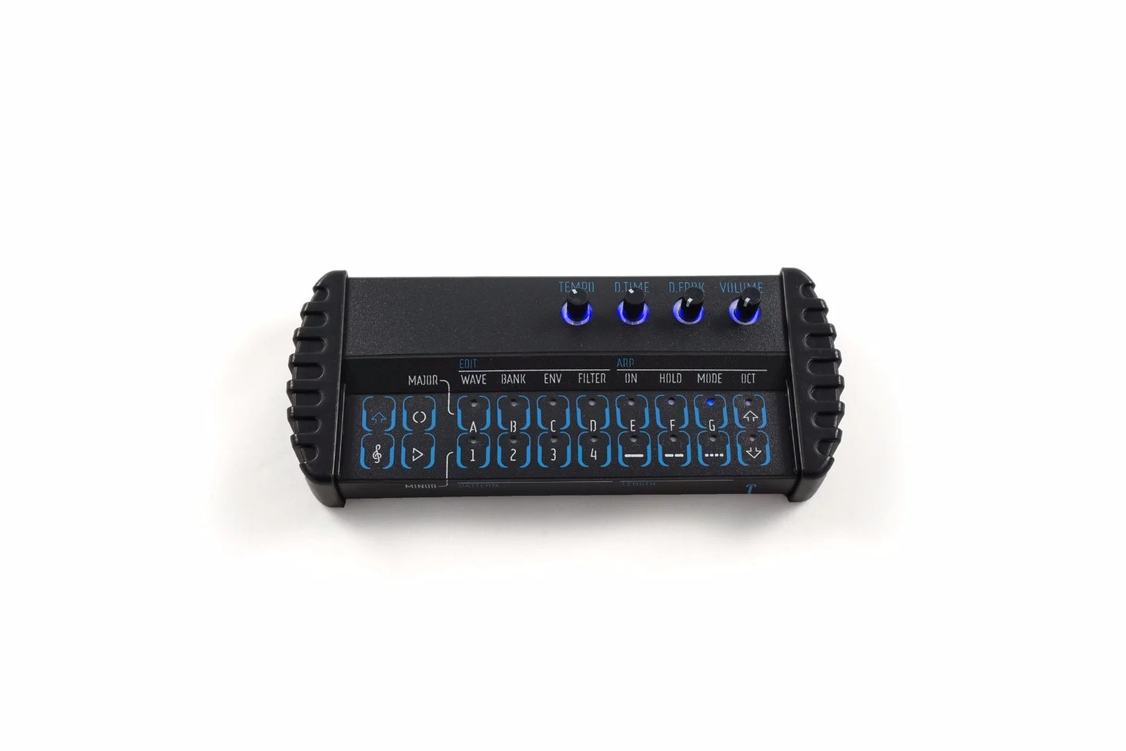 The tek.waves is a wavetable synth with 16 sound parameters divided into four banks