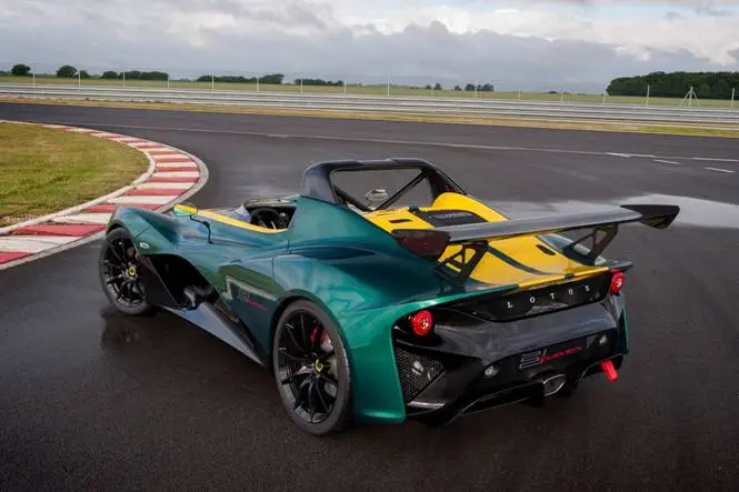 The Lotus 3-Eleven features an aerodynamic roll-bar cover