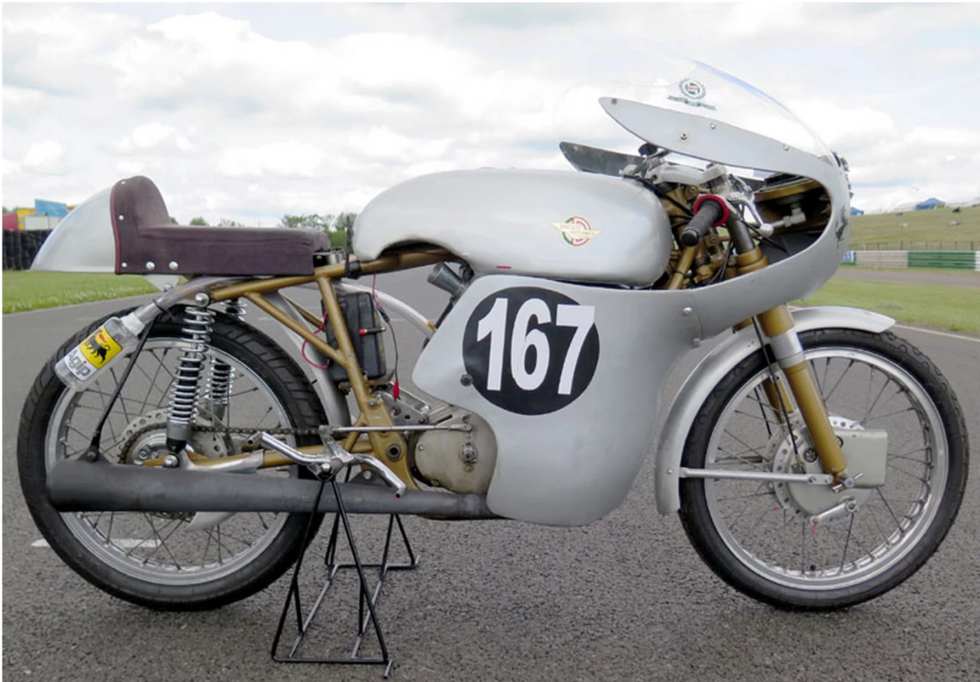 Few details from H&H on this 1958 Ducati GP 125 other than that it was an original Desmodromic bike built by the Ducati Race Department, features the double cradle frame and that it was raced in 1959 125 World Championship.