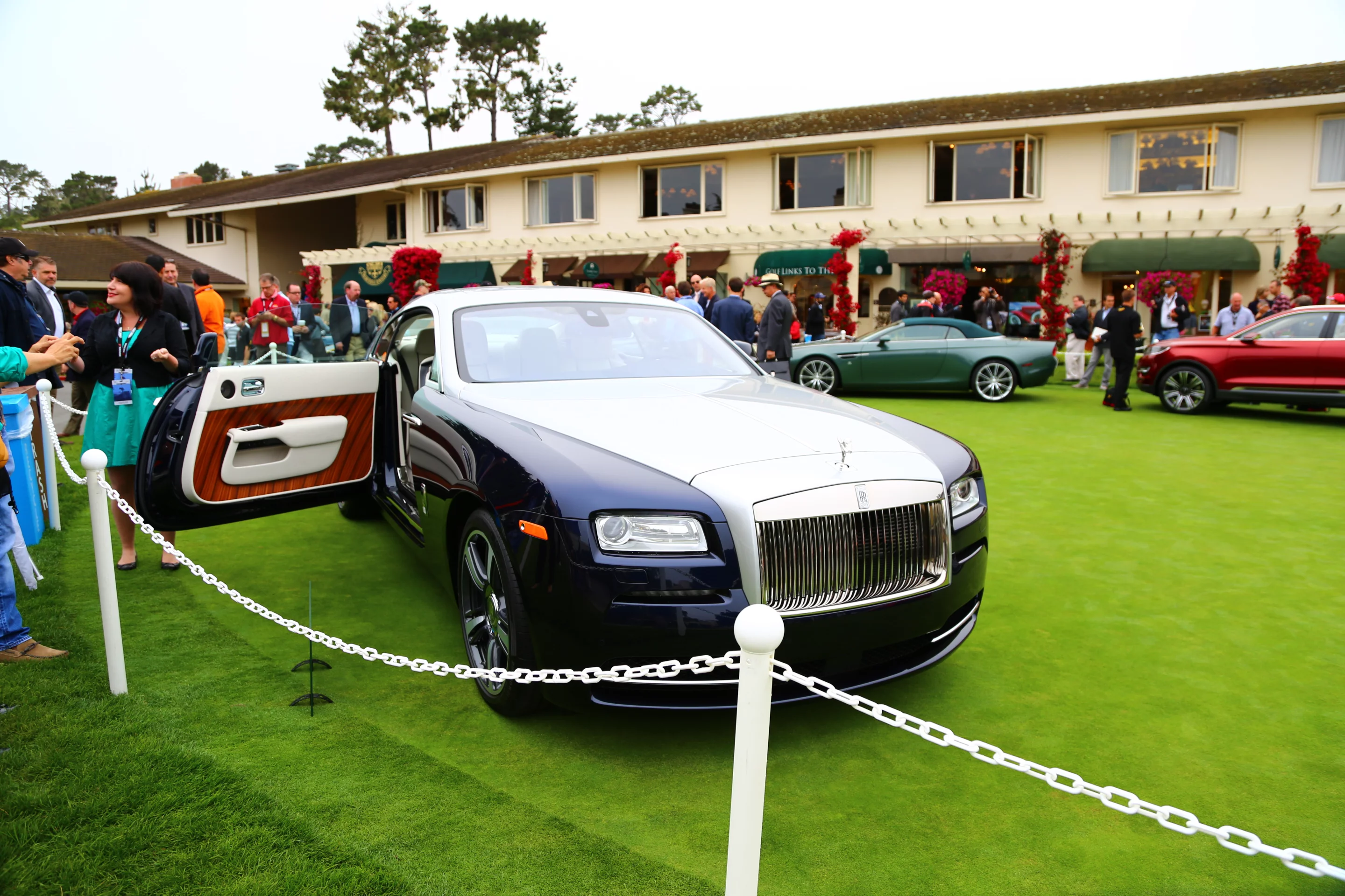 From tip to stern, the British derived Wraith is undeniably Rolls Royce, looking ever the part on Pebble Beach's perfectly coiffed putting green (Photo: Angus MacKenzie/Gizmag.com)
