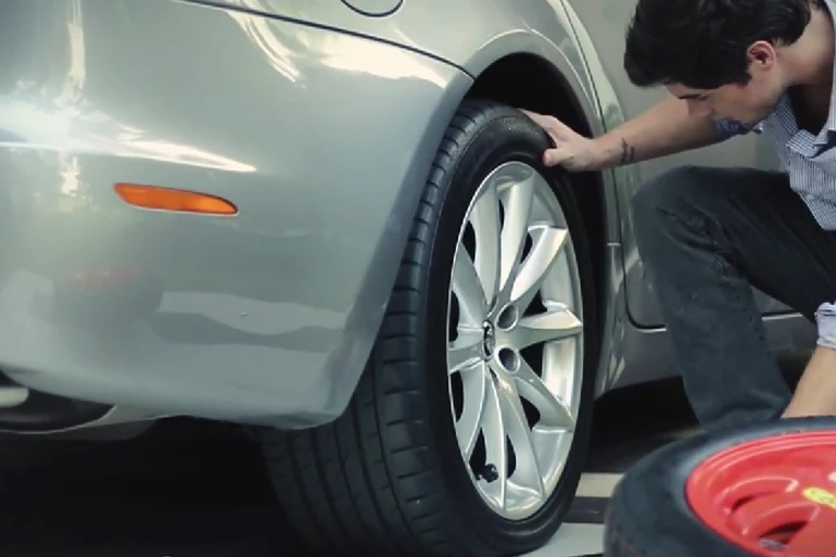 While the tire mounted devices would be easy to steal, each sensor is keyed to the owner’s own Fobo cloud account, making theft pointless