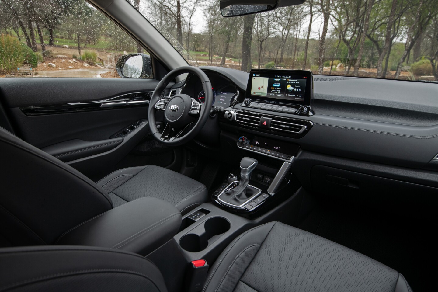 Front seating in the 2021 Seltos is roomy and controls layouts are well done