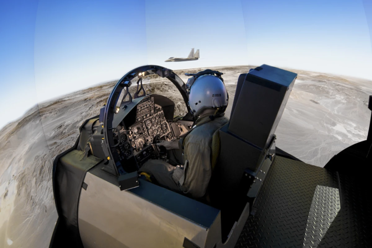 Boeing's CRVS with JVC's e-Shift technology provides a more immersive experience for pilots (Photo: Boeing)