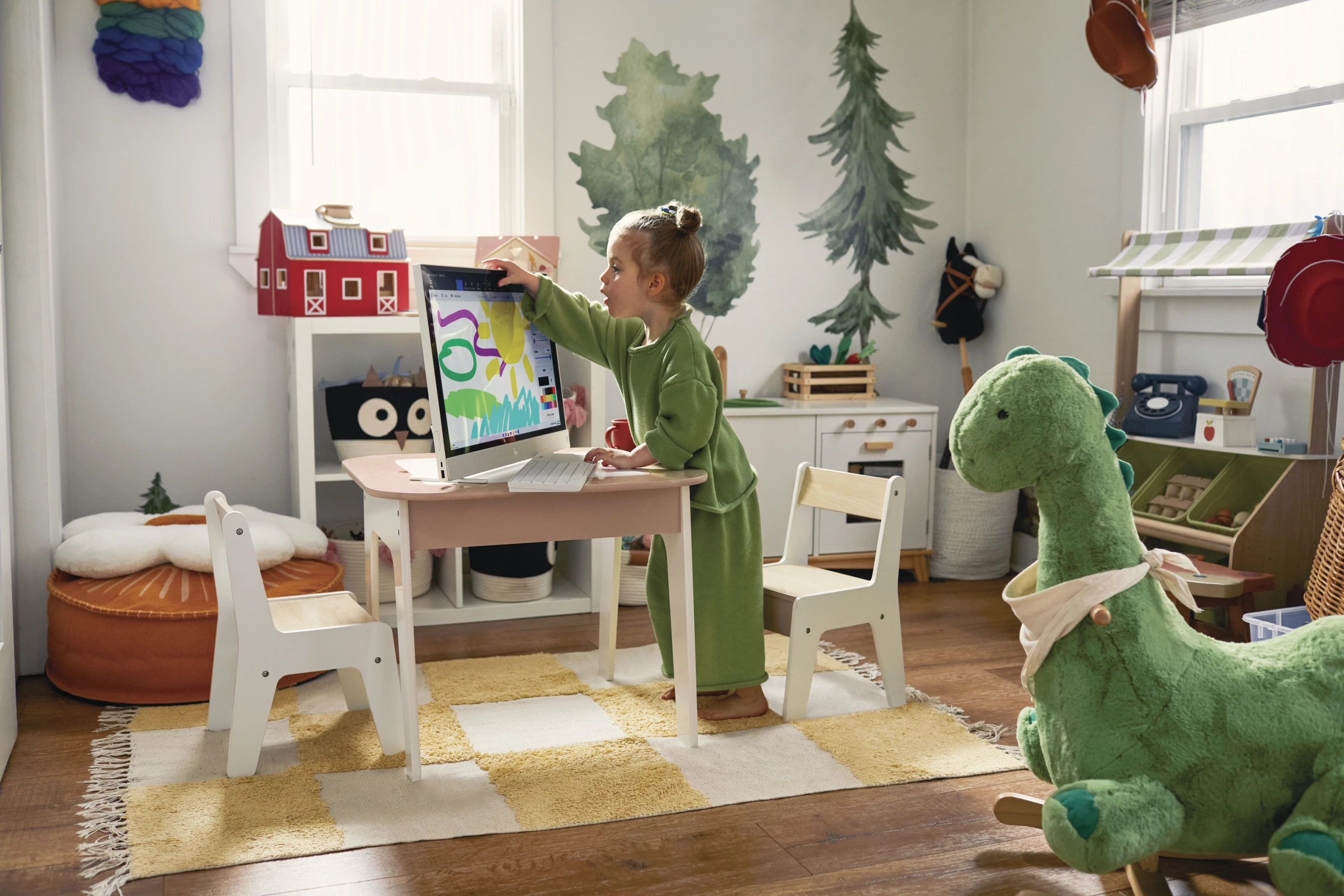 The Envy Move features a 23.8-inch touch display, runs Windows 11, has 13th Gen Intel Core processing brains, and rocks B&O sound