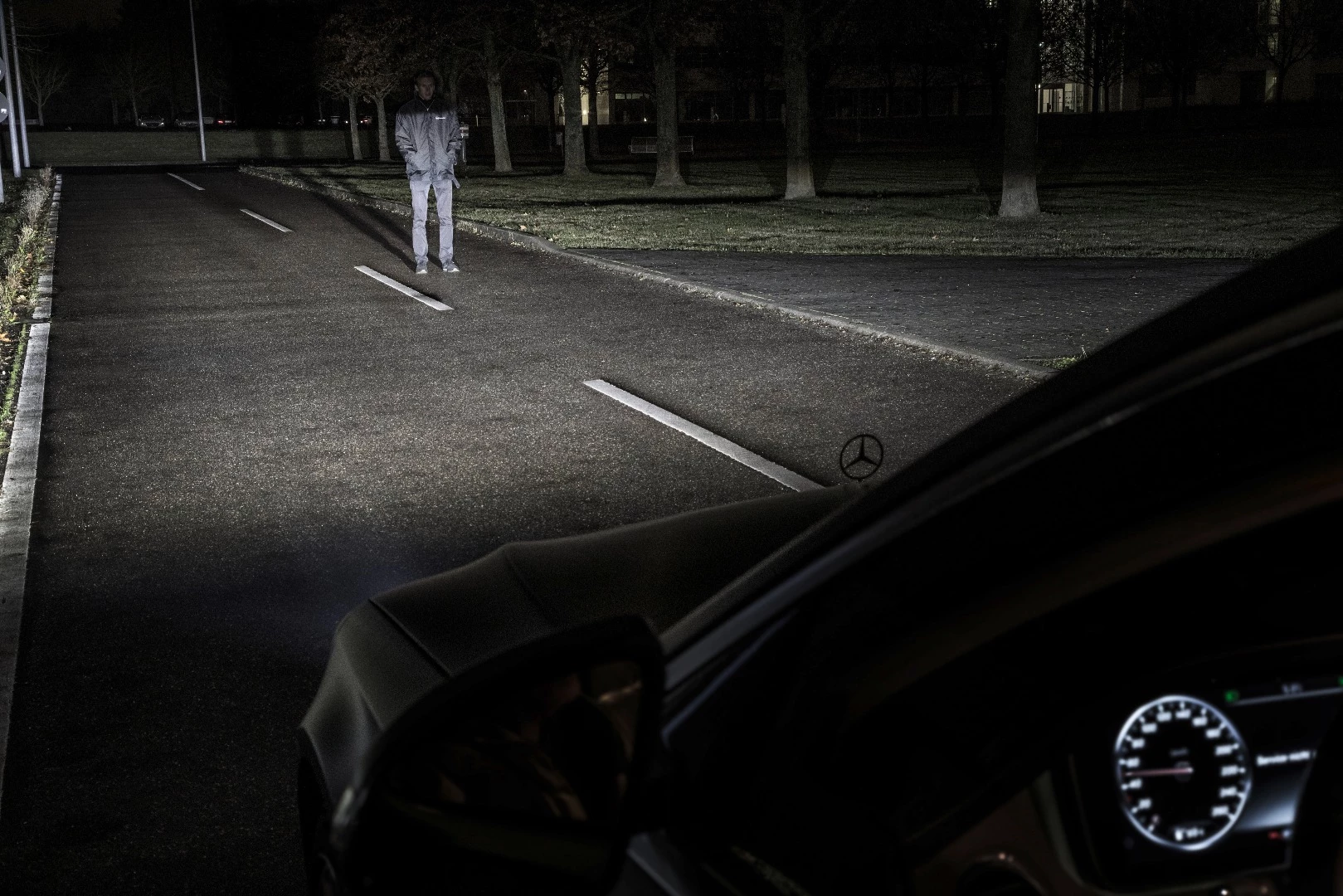 Mercedes-Maybach's Digital Light: won't dazzle pedestrians