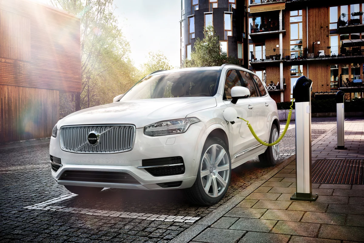 Volvo claims the new XC90 can run for 40 km in electric only mode