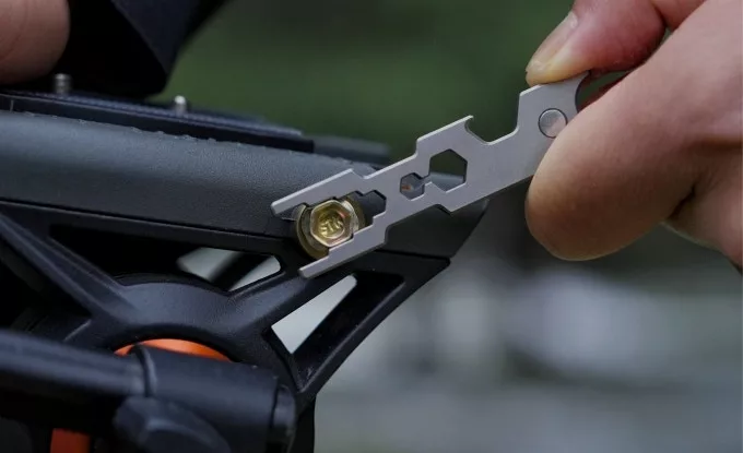 The wrench seems a bit too tiny to us but it could be just the right size for small, tight jobs