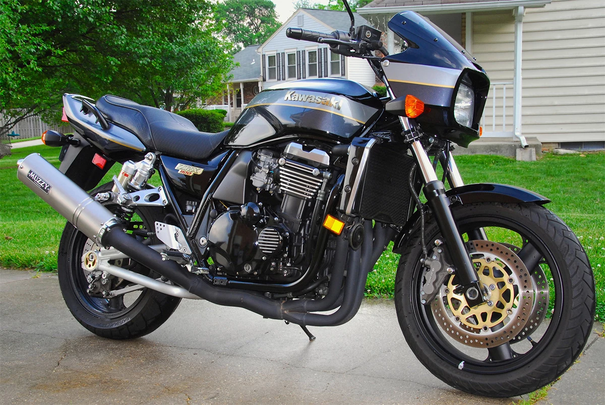 The ZRX1100 was likely the last naturally aspirated naked Kawasaki made with a 1000-plus cc engine