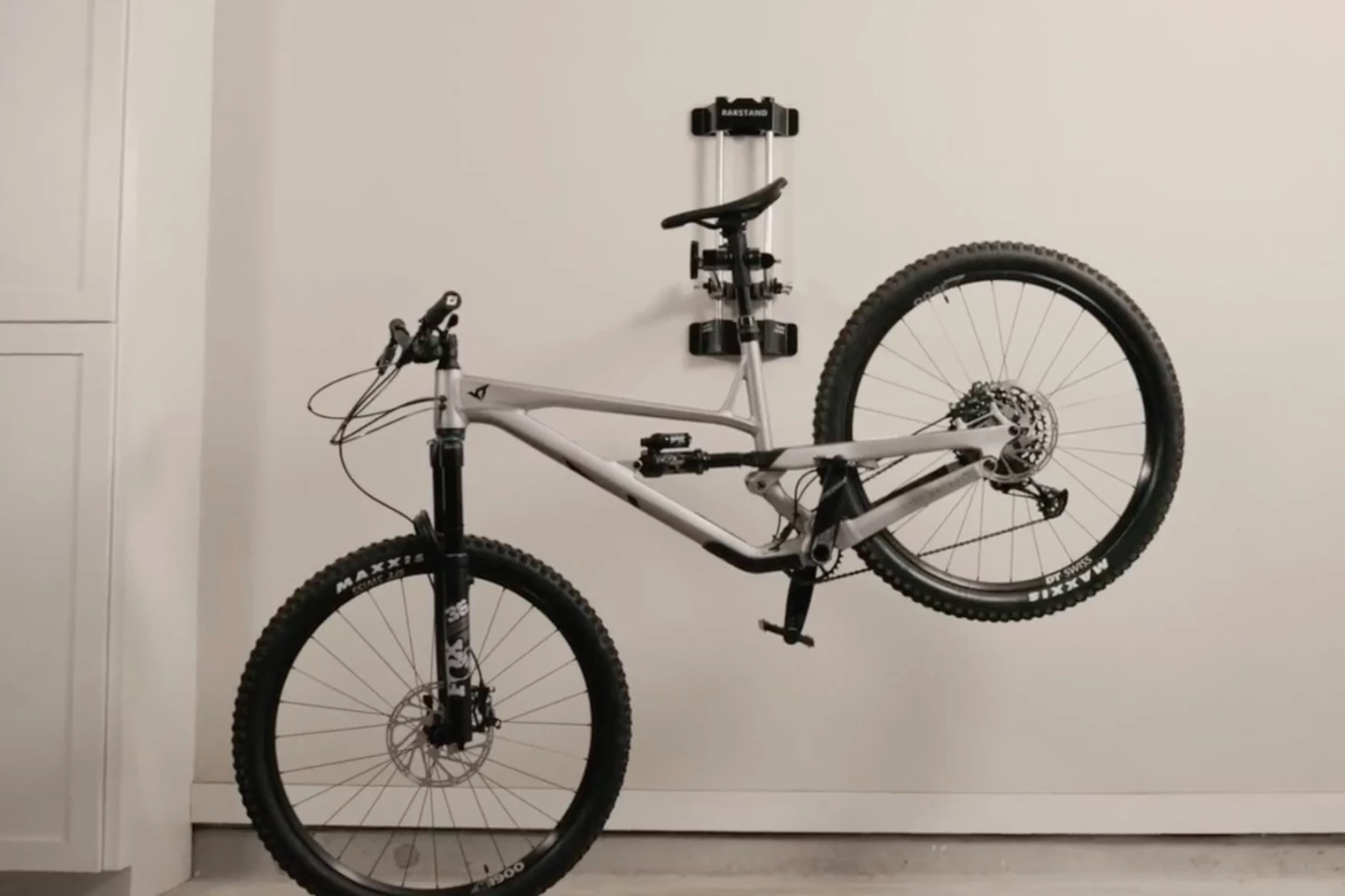 The Rak One in repair stand mode