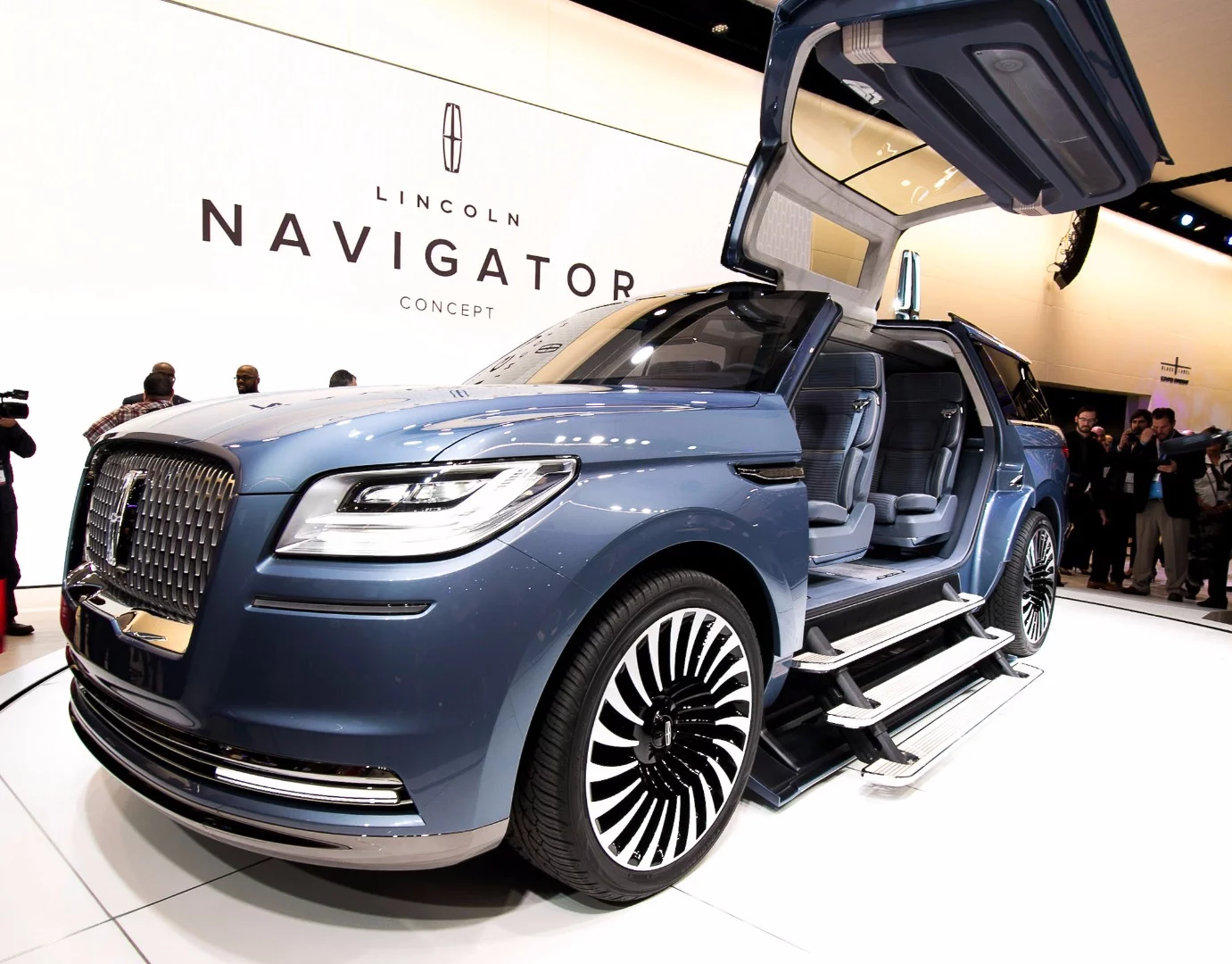 The all-new Lincoln Navigator Concept debuts in NY