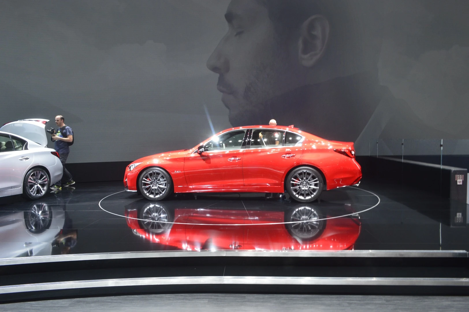 With the new 2018 Infiniti Q50, we get a refreshed exterior, some changes to the trim level lineup, and a continuation of the Red Sport performance model