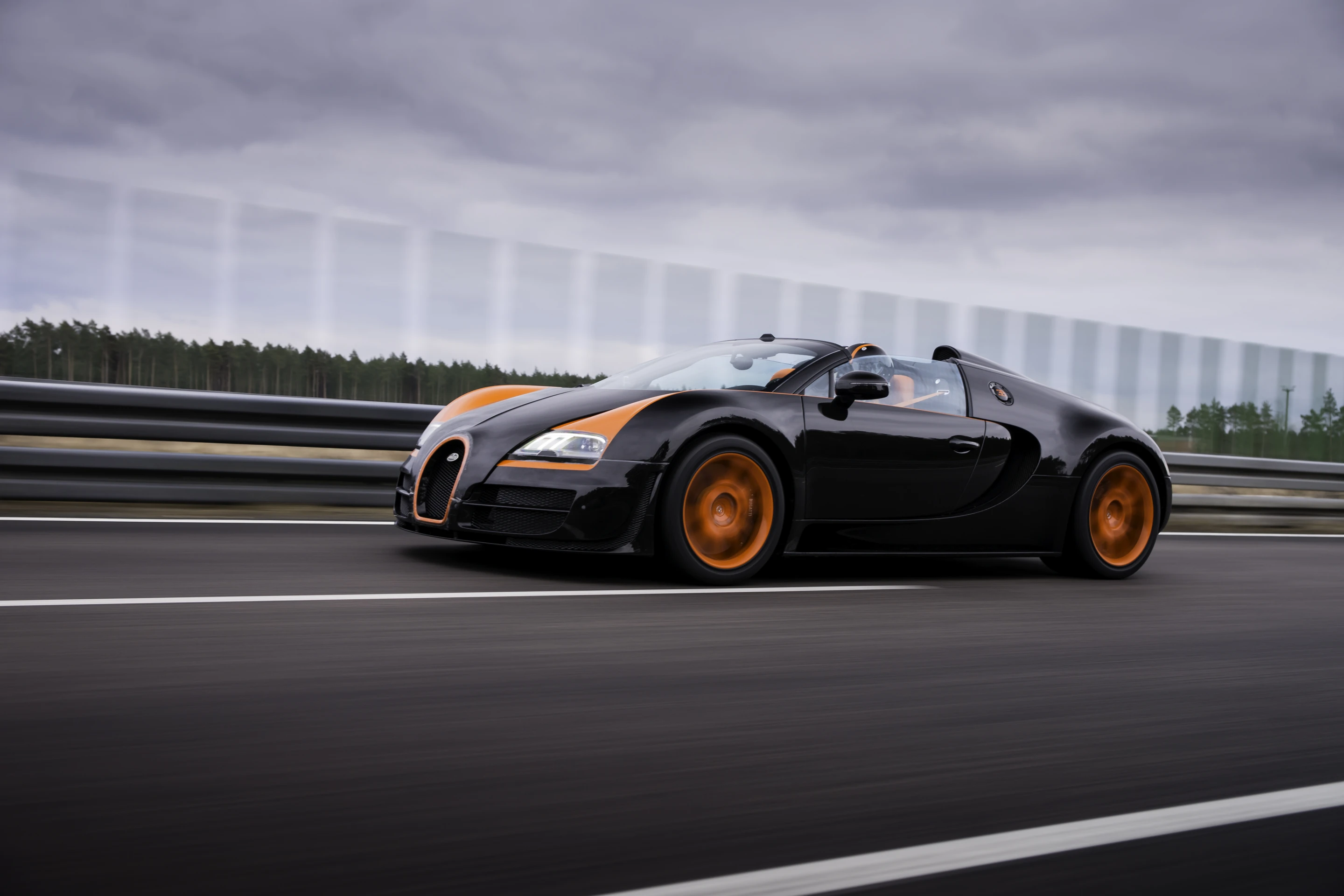 The Bugatti Veyron on the way to setting the world record as the fastest production car ever made