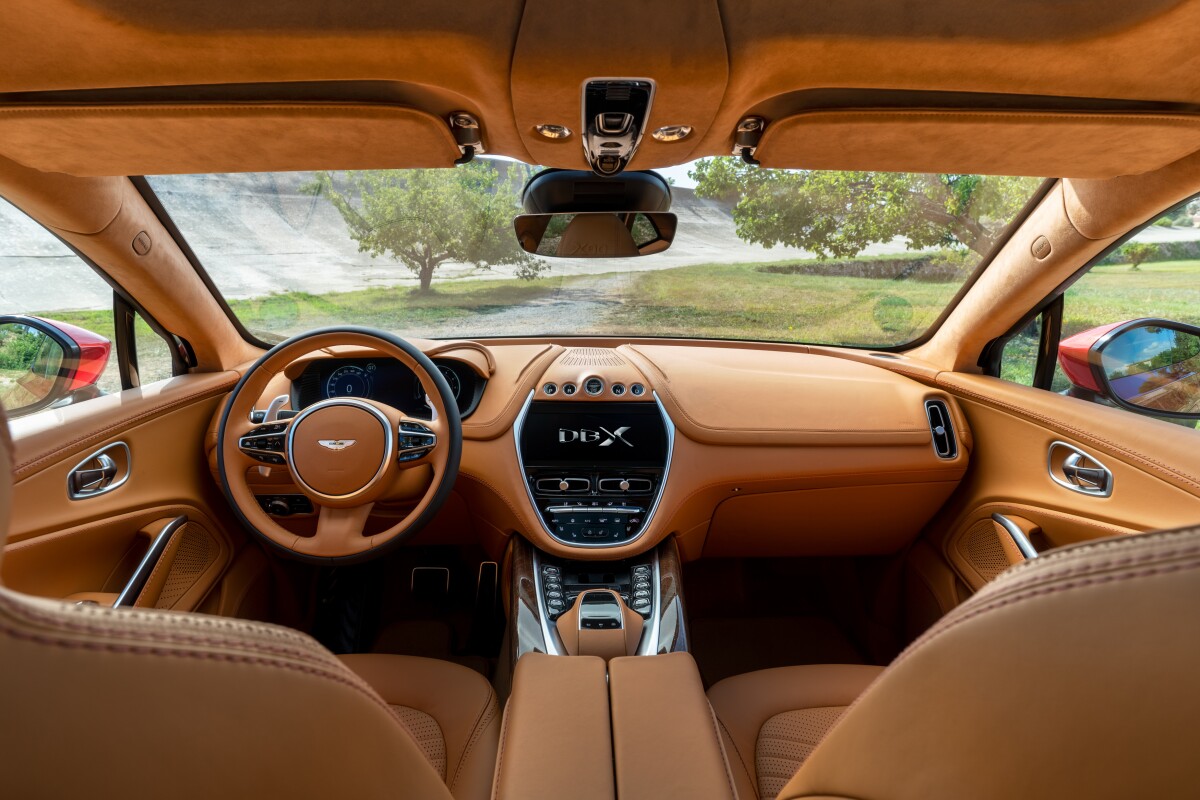 The driver information screen in the DBX is over 12 inches in size while the infotainment screen is just over 10 inches