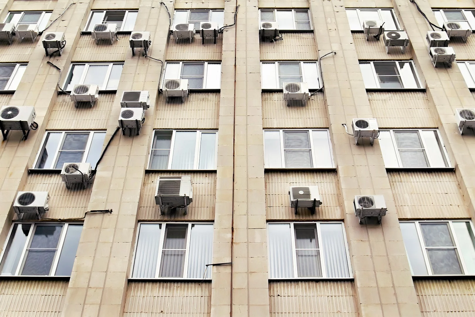 The amount of air conditioner units is expected to increase greatly over the coming decades – but is there a better way to keep cool?