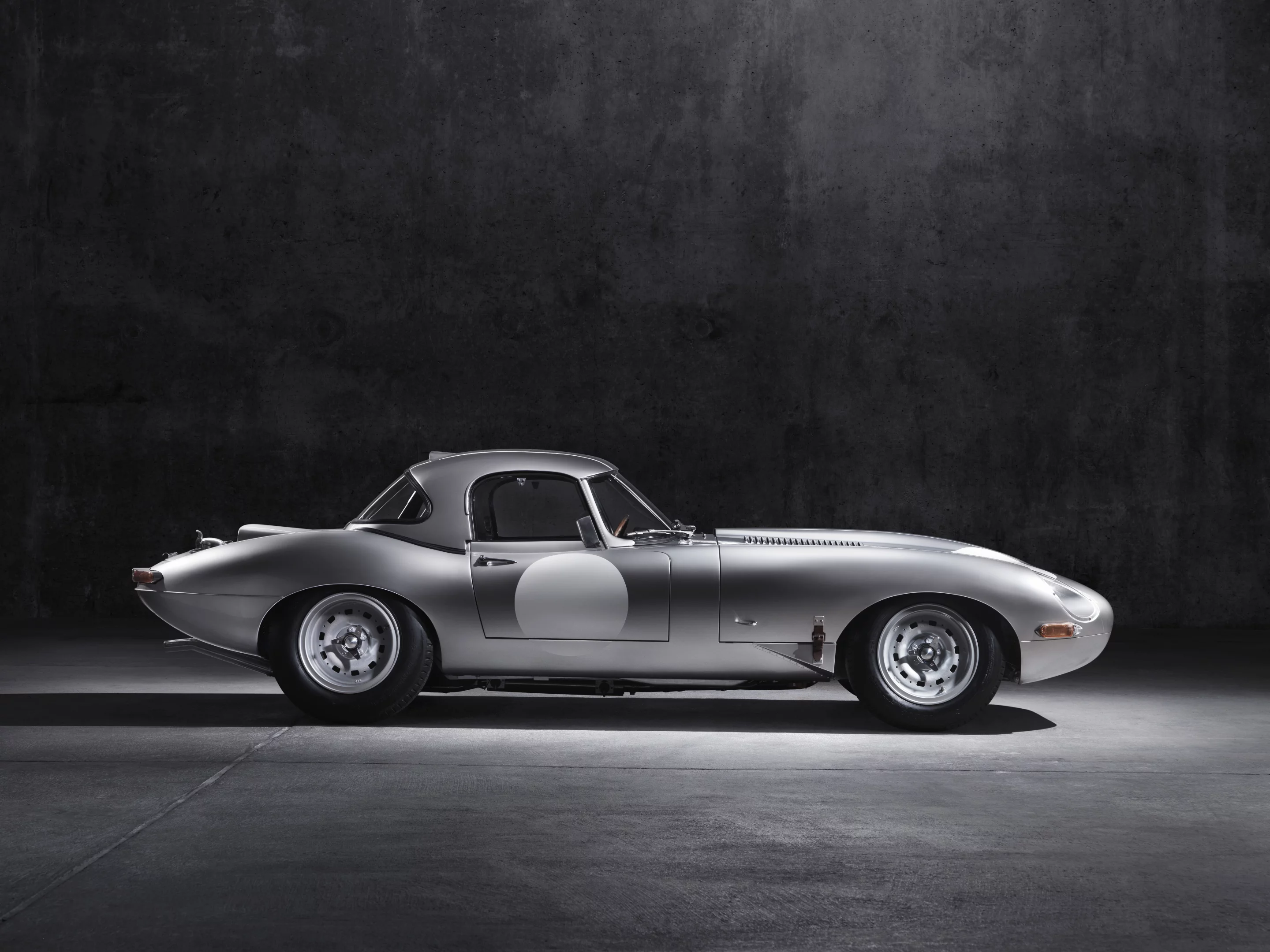 The Lightweight E-Type in track livery