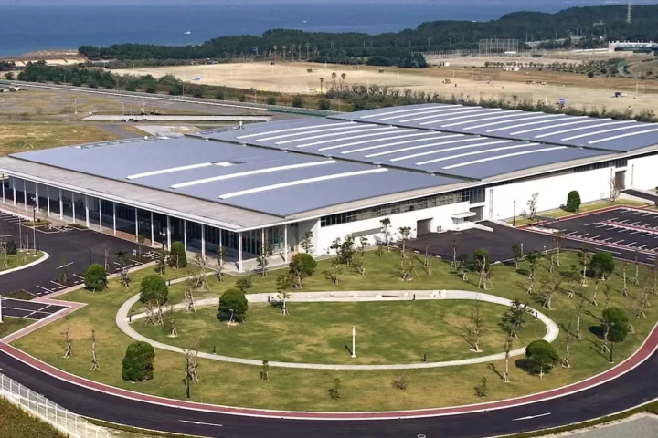 A desalination plant in Fukuoka has been connected to a new kind of osmotic electricity generator.