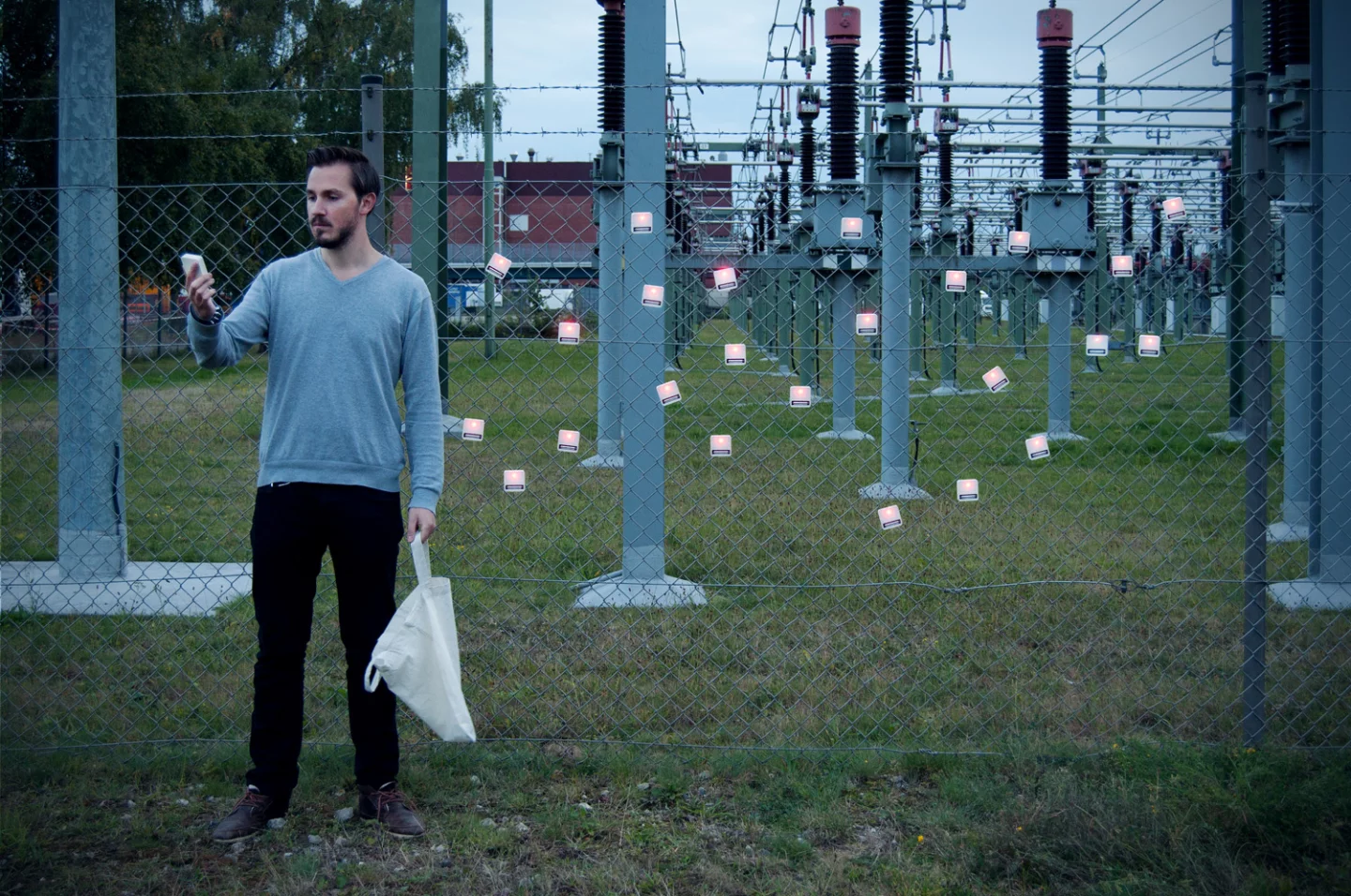 Despite viable electromagnetic fields being almost everywhere, it still takes a full day to charge a single AA battery