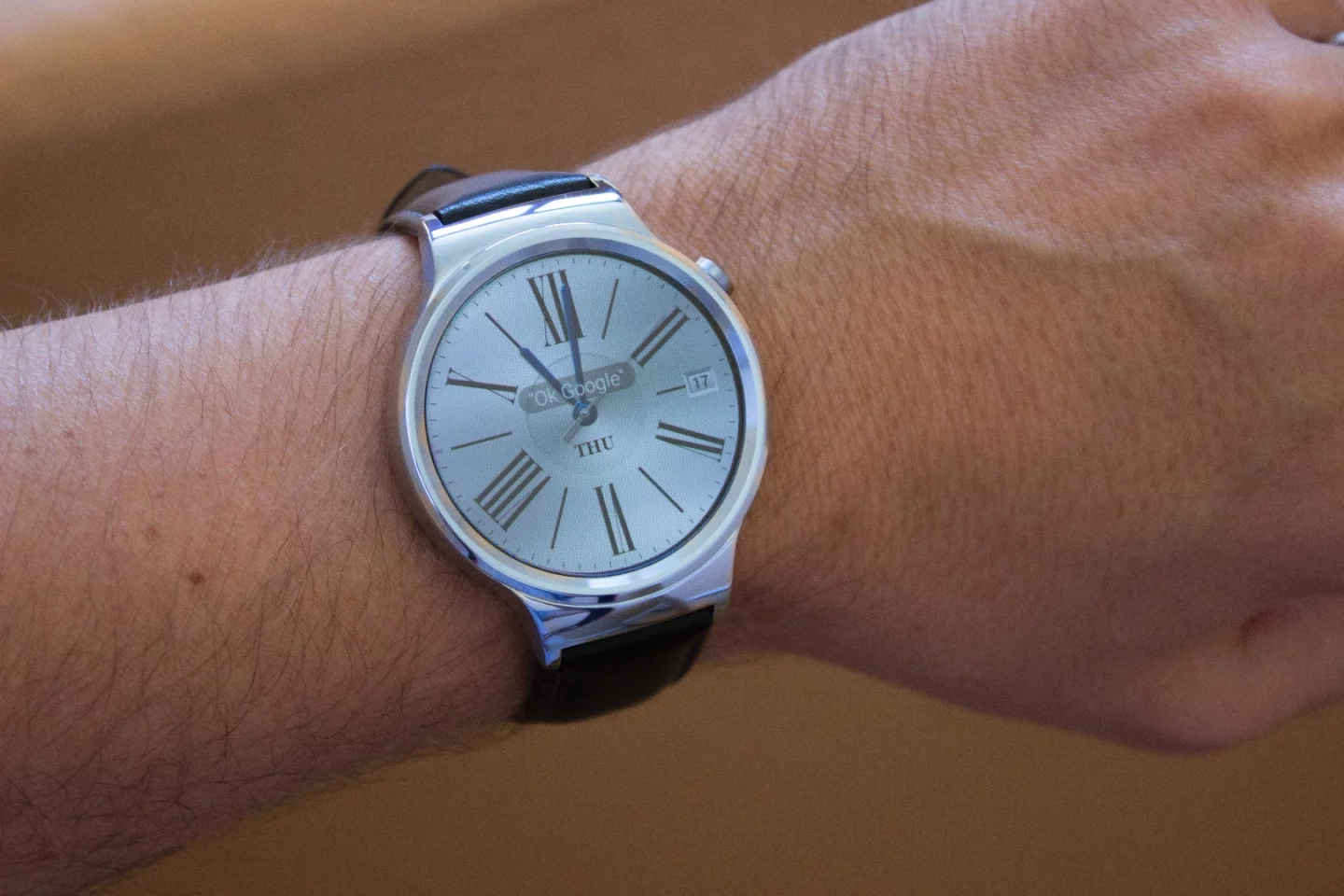 The fully round 1.4-inch screen of the Huawei Watch