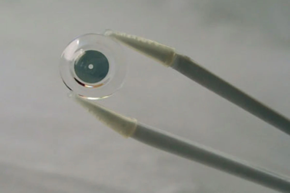 Embedded in the contact lens are micro-components that enable the user to focus on near-eye images