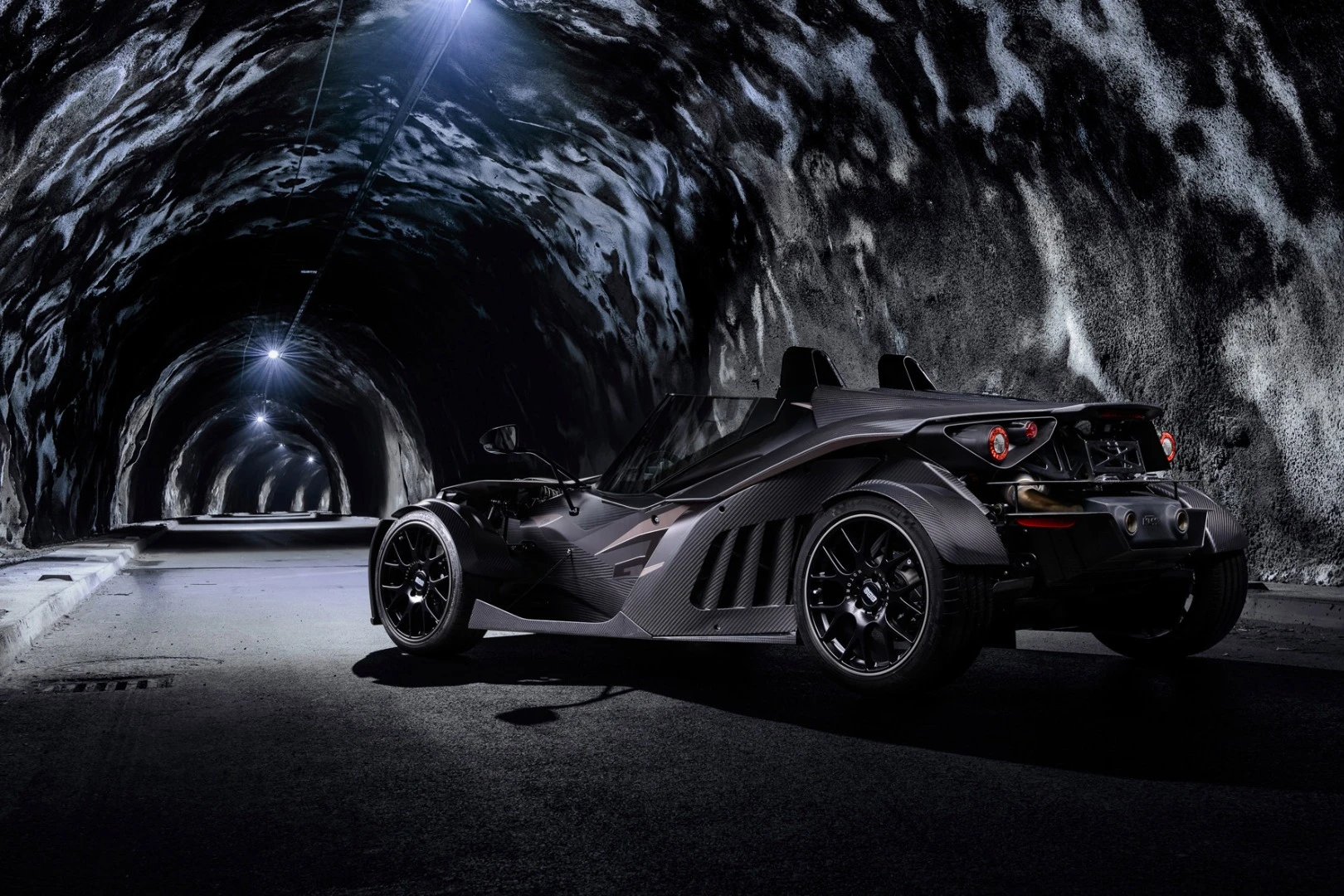The Black Edition boasts 18-in and 19-in rims