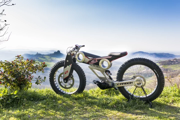 Moto Parilla is trying to get its Carbon bike to market