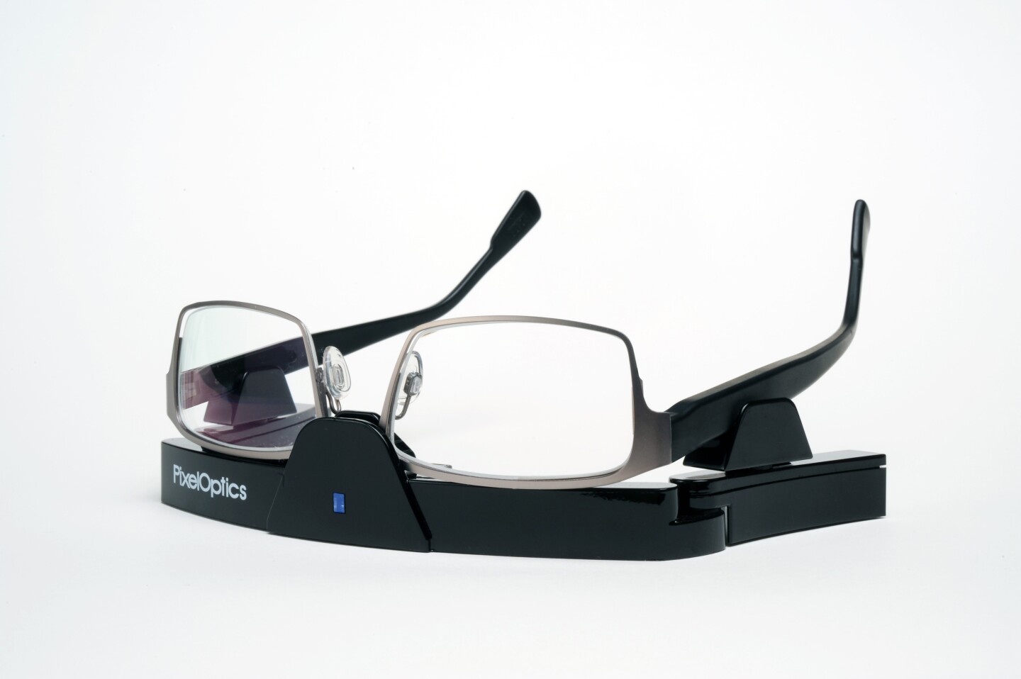 PixelOptics to launch 'world's first electronic focusing eyewear'
