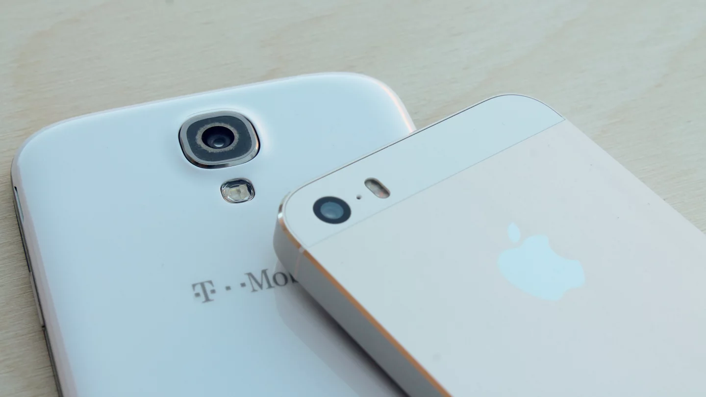 The GS4 has a 13 MP rear camera, while the iPhone 5s has an 8MP sensor
