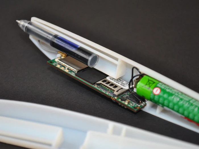 Lernstift incorporates an embedded Linux system which does all the hard work behind the scenes