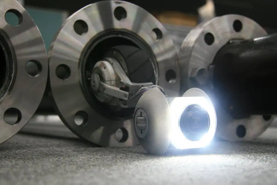 THESBOT has an LED-equipped camera at its head end