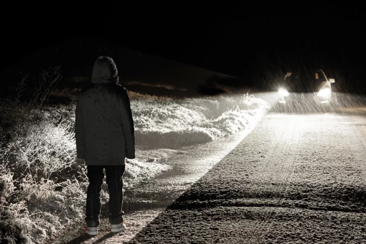 New spotlight function for Active Night View Assist Plus illuminates pedestrians